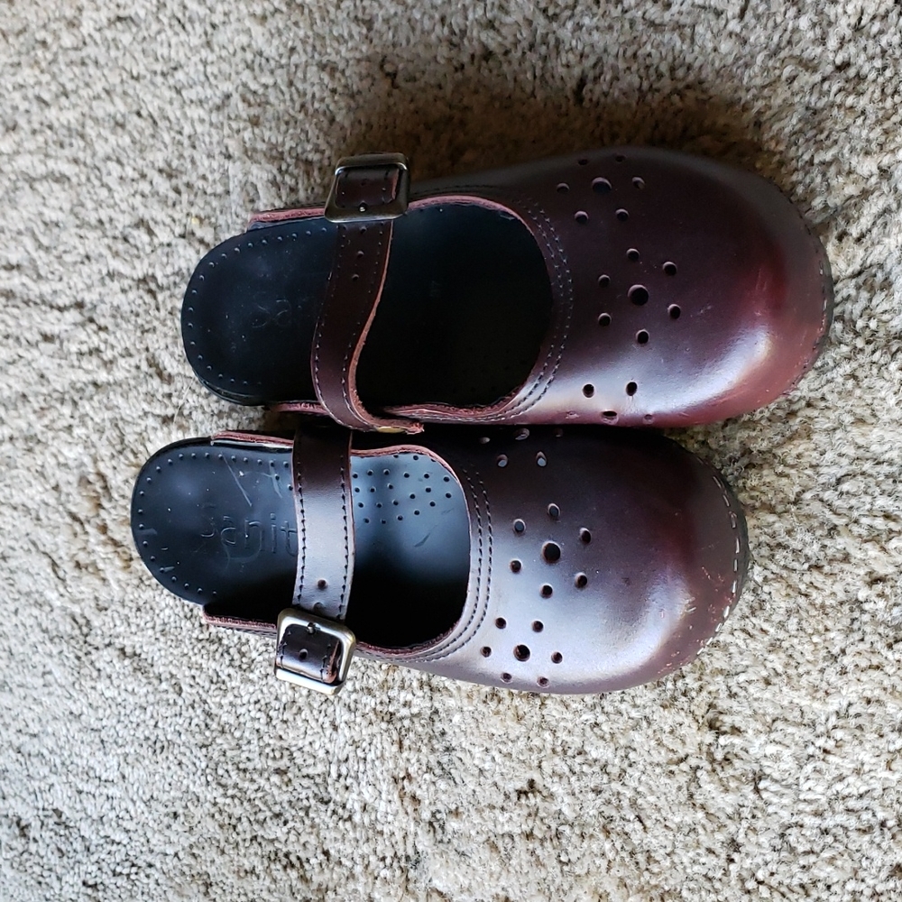 Sanita clogs